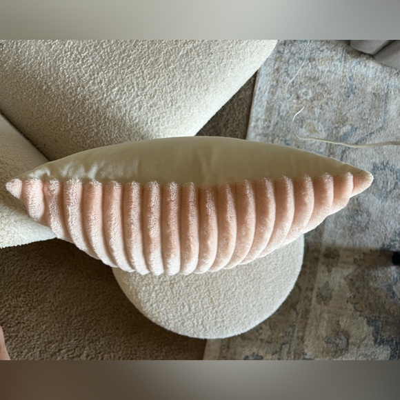 SOLD!!!      Set of Two Peach Blush oblong decorative pillows - Picture 3 of 3